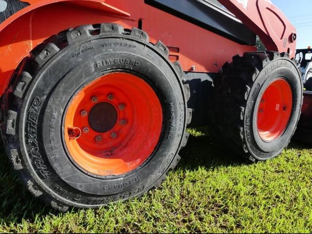Image of Kubota SSV75 equipment image 4