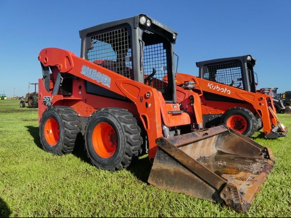Kubota SSV75 Equipment Image0