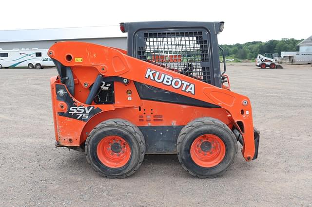Image of Kubota SSV75 equipment image 3