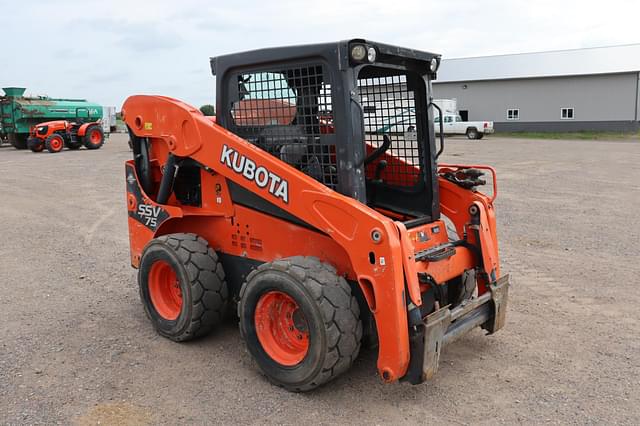 Image of Kubota SSV75 equipment image 2