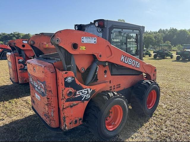 Image of Kubota SSV75 equipment image 4