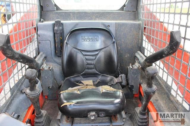 Image of Kubota SSV75 equipment image 4