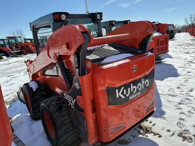 Image of Kubota SSV75 equipment image 3