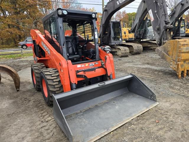 Image of Kubota SSV75 equipment image 2