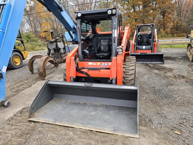 Image of Kubota SSV75 equipment image 1
