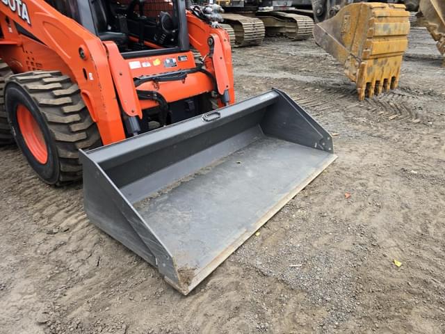 Image of Kubota SSV75 equipment image 3