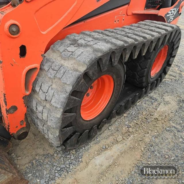 Image of Kubota SSV75 equipment image 3