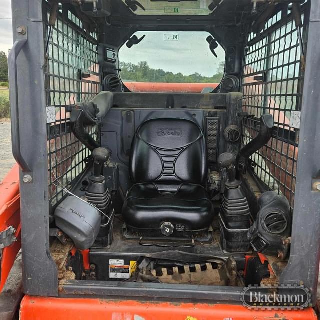 Image of Kubota SSV75 equipment image 2