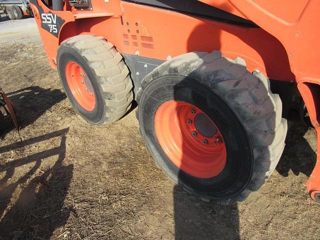 Image of Kubota SSV75 equipment image 4