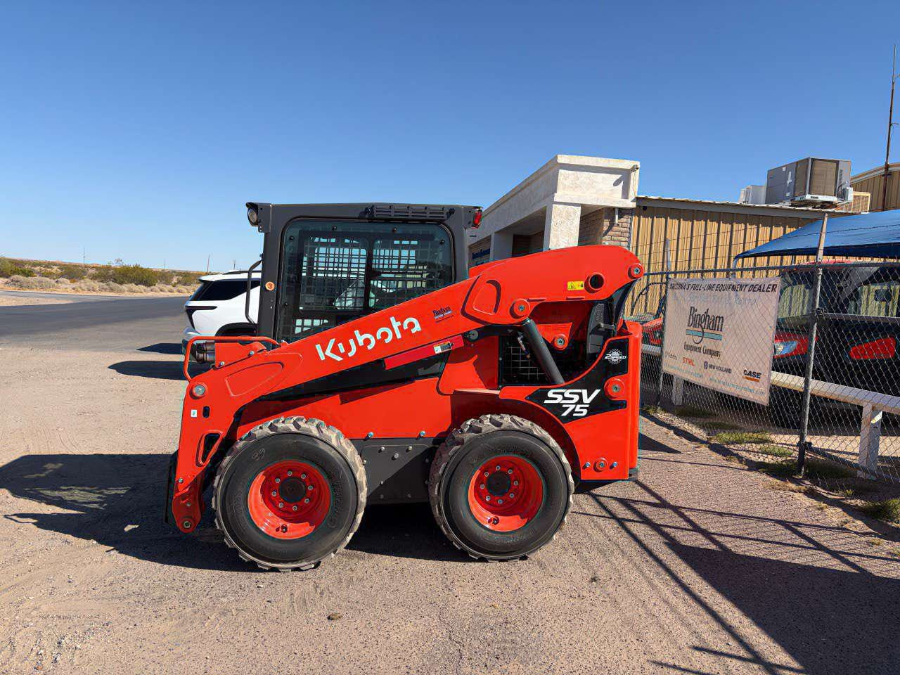 Kubota SSV75 Equipment Image0