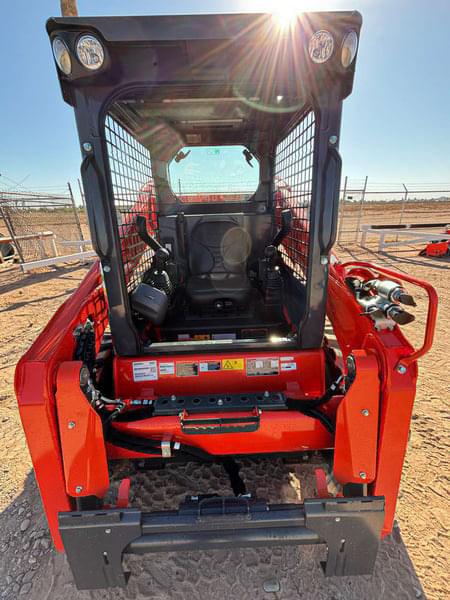 Image of Kubota SSV75 equipment image 2