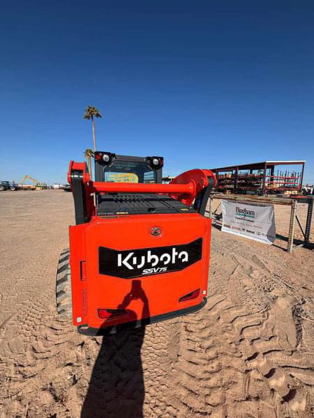 Image of Kubota SSV75 equipment image 3