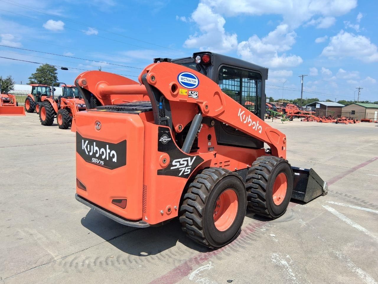 2024 Kubota SSV75 Equipment Image0