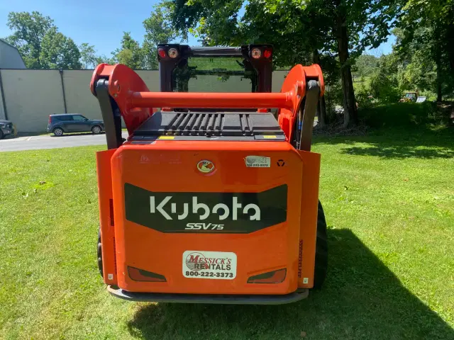Image of Kubota SSV75 equipment image 3