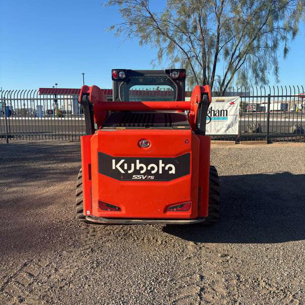 Image of Kubota SSV75 equipment image 3