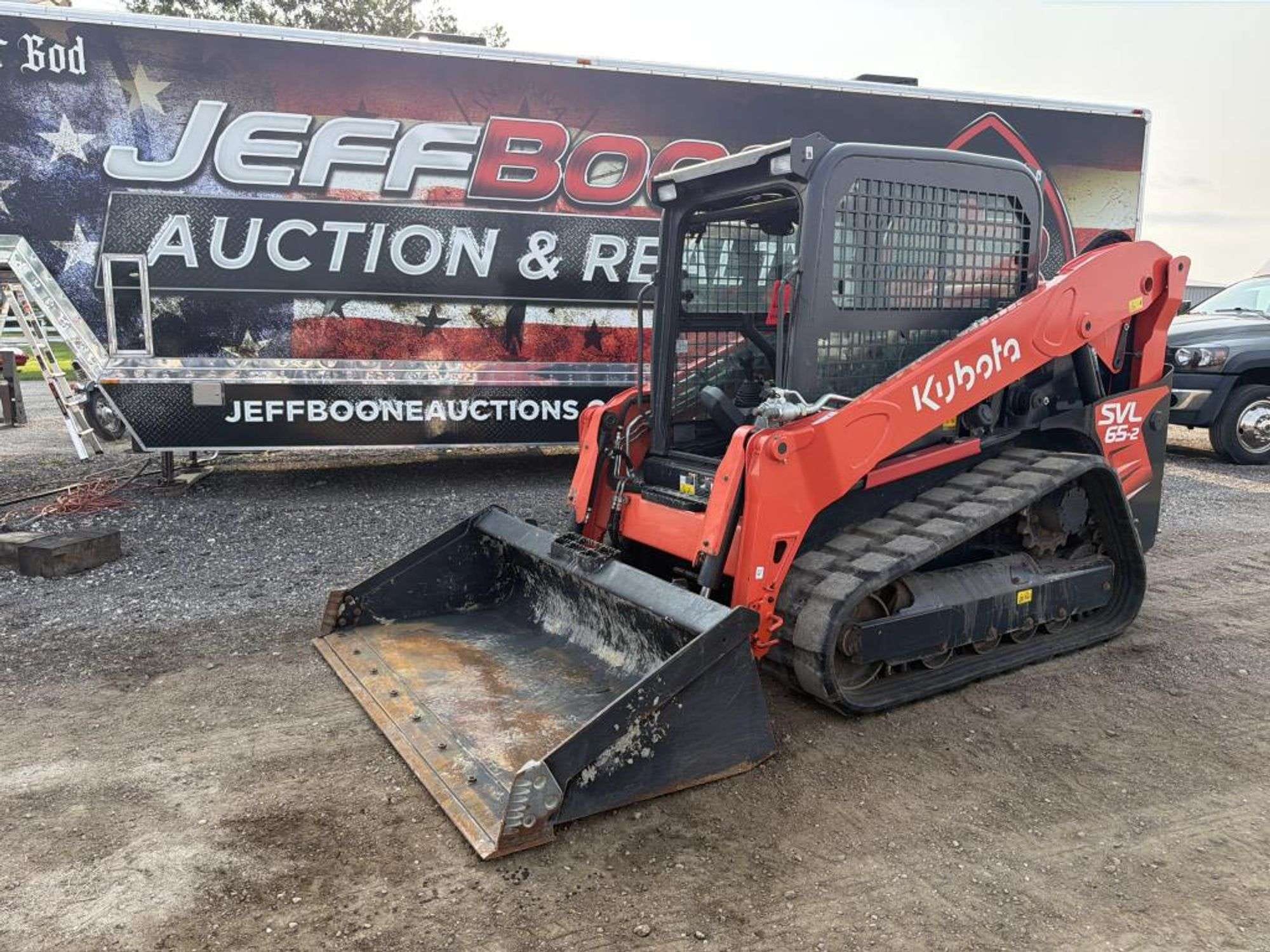 Kubota SVL65-2 Equipment Image0