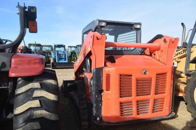 Image of Kubota SVL65-2 equipment image 2