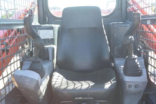 Image of Kubota SVL75-2 equipment image 4