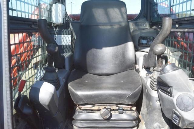 Image of Kubota SVL75-2 equipment image 4