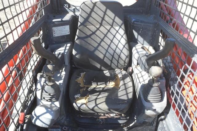 Image of Kubota SVL75-2 equipment image 4