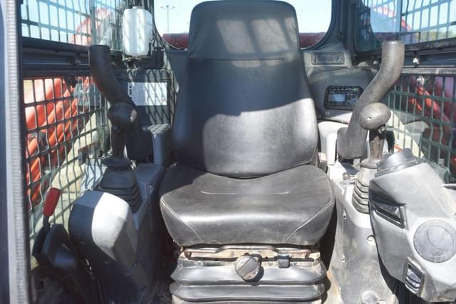 Image of Kubota SVL75-2 equipment image 4