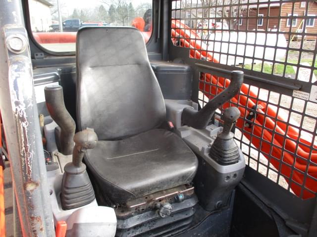 Image of Kubota SVL75-2 equipment image 2