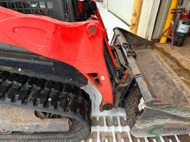 Image of Kubota SVL75-2 equipment image 4