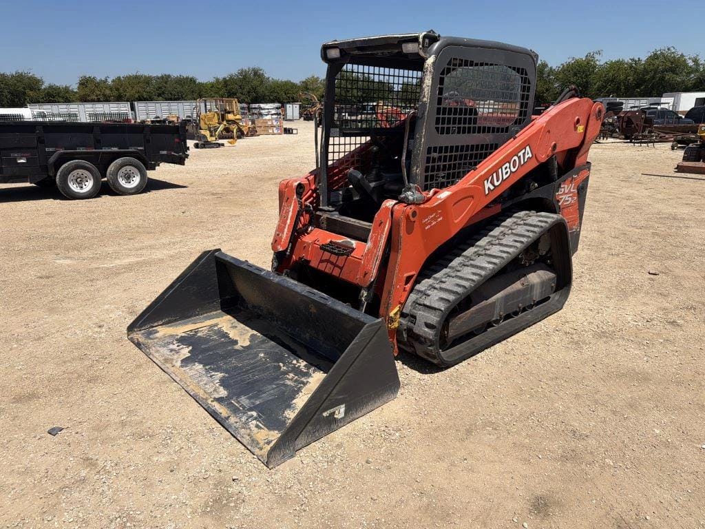 Kubota SVL75-2 Equipment Image0