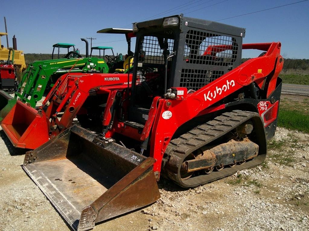 Kubota SVL75-3 Equipment Image0