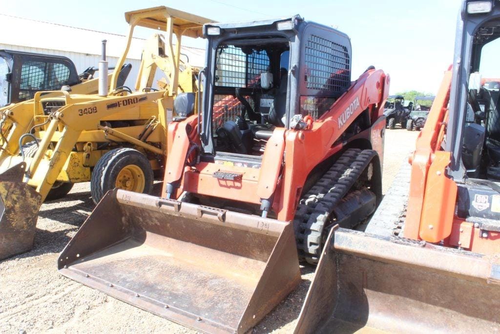 Kubota SVL75-2 Equipment Image0