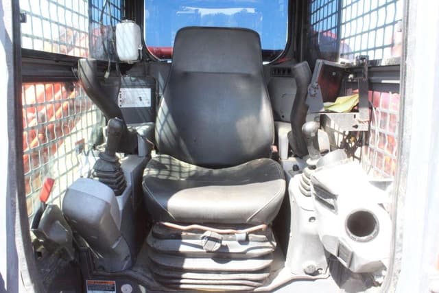 Image of Kubota SVL75-2 equipment image 4