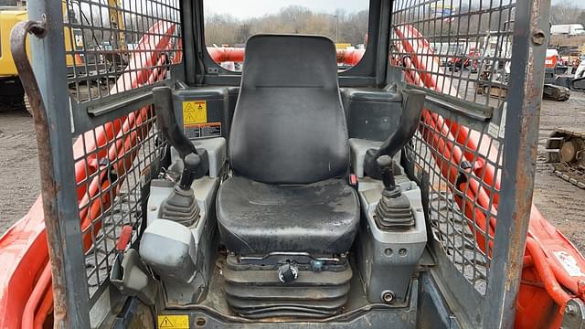 Image of Kubota SVL75 equipment image 4