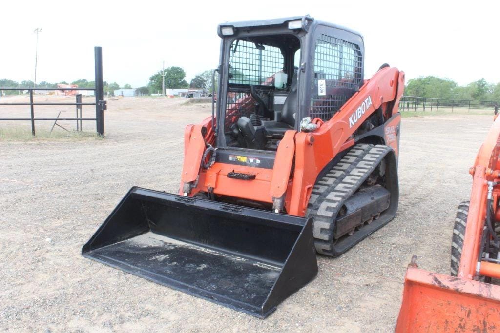 Kubota SVL75-2 Equipment Image0
