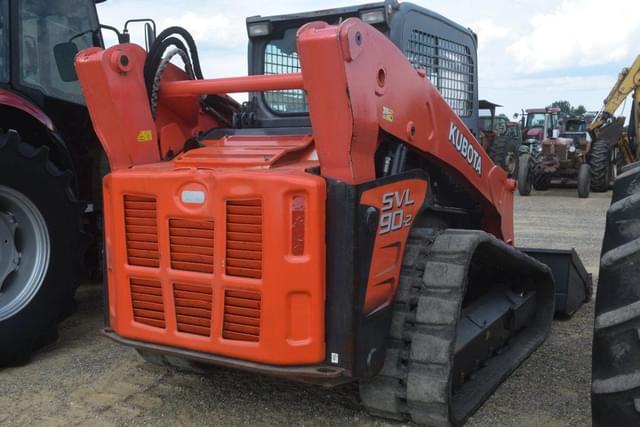 Image of Kubota SVL90-2 equipment image 2