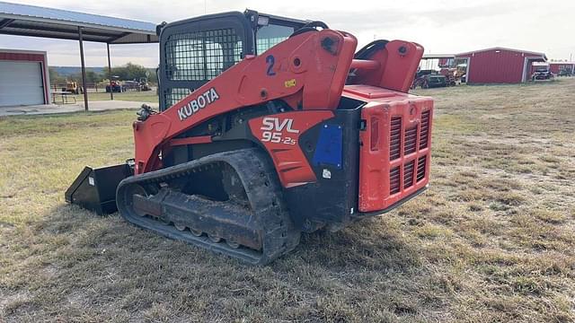 Image of Kubota SVL95-2S equipment image 2