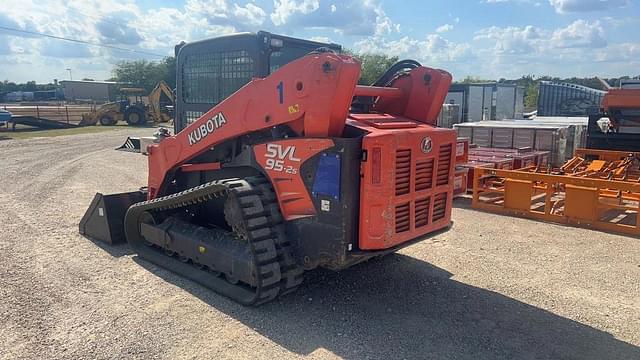 Image of Kubota SVL95-2S equipment image 4