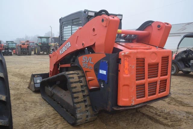Image of Kubota SVL95-2S equipment image 2