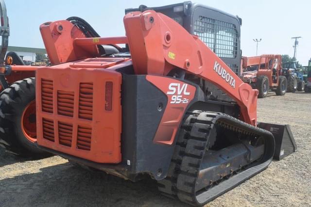 Image of Kubota SVL95-2S equipment image 2