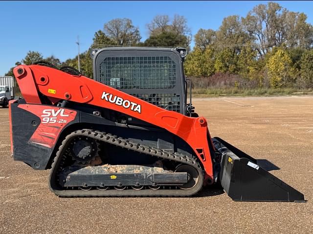 Image of Kubota SVL95-2S equipment image 2