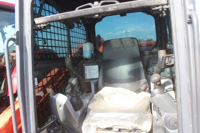 Image of Kubota SVL97-2 equipment image 4