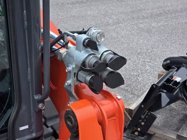 Image of Kubota SVL65-2 equipment image 4
