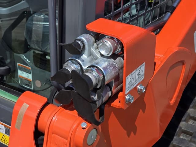 Image of Kubota SVL75-3 equipment image 2