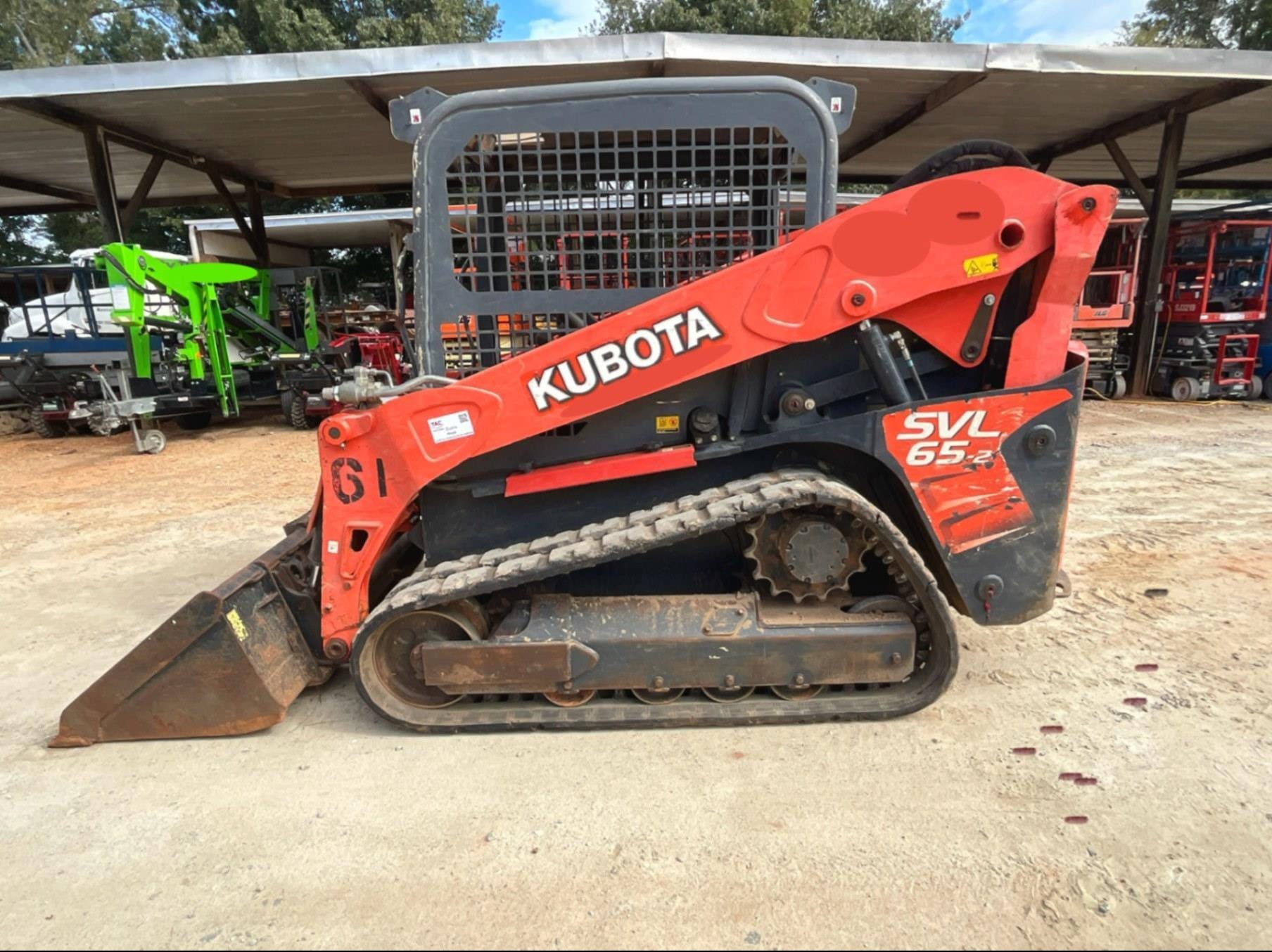 Kubota SVL65-2 Equipment Image0