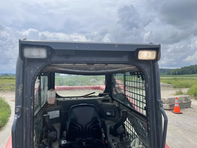 Image of Kubota SVL65-2 equipment image 4