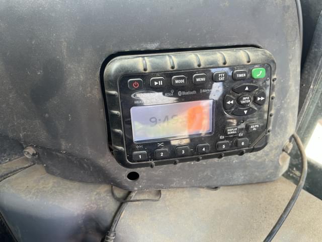 Image of Kubota SVL65-2 equipment image 3
