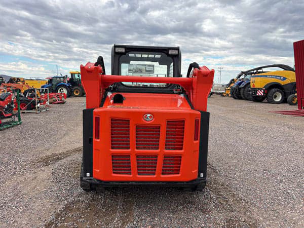 Image of Kubota SVL65-2 equipment image 3