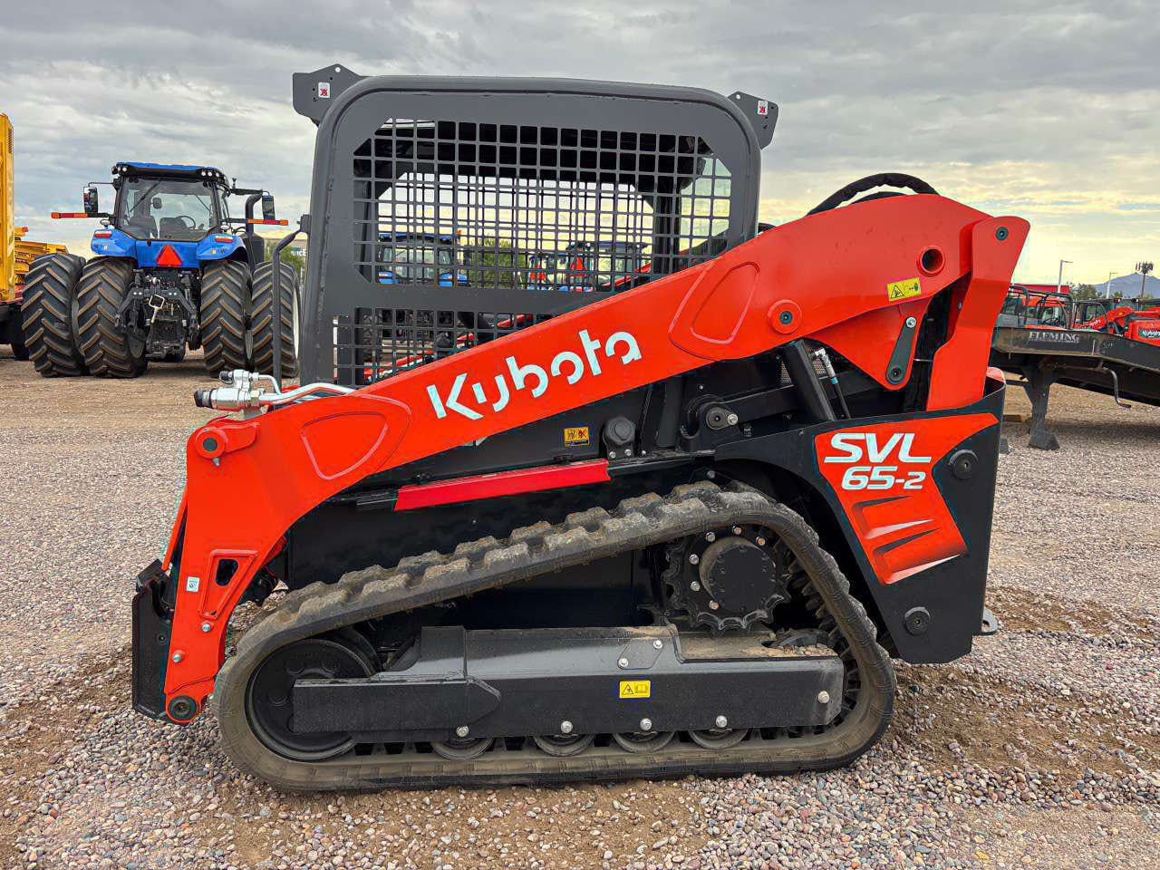 Kubota SVL65-2 Equipment Image0