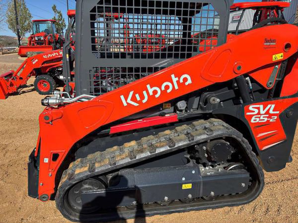 Kubota SVL65-2 Equipment Image0