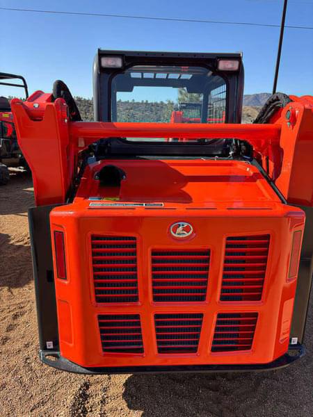 Image of Kubota SVL65-2 equipment image 3