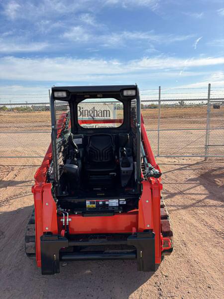 Image of Kubota SVL65-2 equipment image 2
